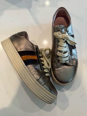 Sole Bliss Metallic Zipper Multicolor Leather Sneakers Size 39